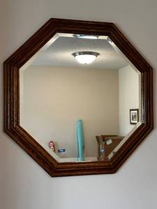lot 338 image: Vintage Octagon Wooden-Framed Wall Mirror