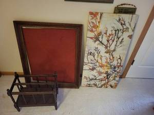 lot 372 image: Mixed Lot of Household Decor