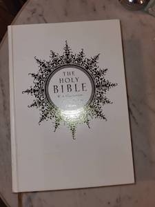 lot 387 image: The Holy Bible with Illustrations in Library Binding