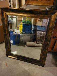 lot 403 image: Antique-Style Wall Mirror with Distressed Frame