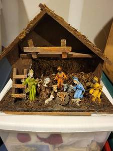 lot 413 image: Christmas Nativity Set with Figurines and Holiday Decor Accessories