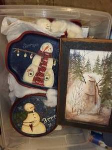 lot 418 image: Large Collection of Christmas Decorations and Books