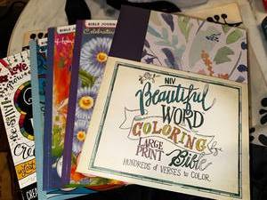 lot 432 image: Lot of 6 Inspirational Adult Coloring Books with Verses