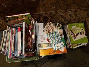 lot 446 image: Large Collection of Craft Magazines and Books