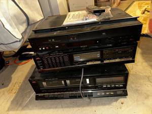 lot 466 image: Lot of VHS Player, DVD Player, Stereo Amplifier, and Double Cassette Deck