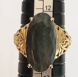 lot 8 image: Vintage Ring with Possibly Labradorite and Intricate Gold Filigree Design