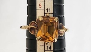 lot 23 image: 10K Gold Ring with Possibly Citrine Gemstone - Size 6