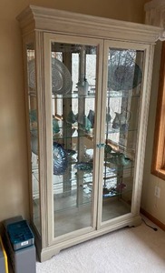 lot 36 image: Tall Glass Display Cabinet with Interior Lighting