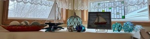 lot 46 image: Collection of Nautical Themed Home Decor Items