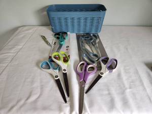 lot 73 image: Collection of Scissors and Pen with Blue Basket