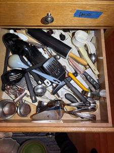 lot 96 image: Assorted Kitchen Utensils Collection
