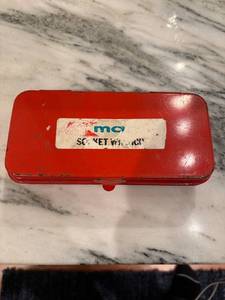 lot 109 image: 16-Piece SAE 14-Inch Drive Socket Wrench Set in Metal Case