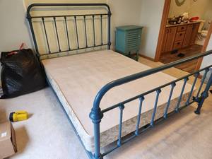 lot 123 image: Queen Size Metal Bed Frame