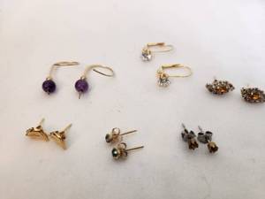 lot 147 image: Set of 7 Pairs of Assorted Earrings