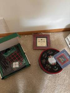 lot 160 image: Christmas Decor Set with Tin, Frame, and Quilt Squares