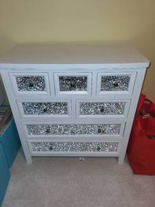 lot 260 image: White 7-Drawer Dresser with Silver Glitter Accents
