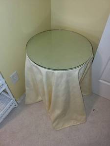 lot 264 image: Round Glass-Top Accent Table with Fabric Cover
