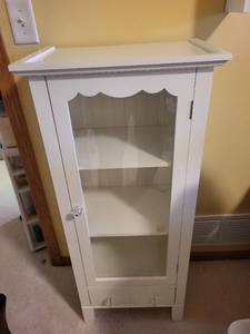 lot 282 image: White Display Cabinet with Glass Door and Shelves
