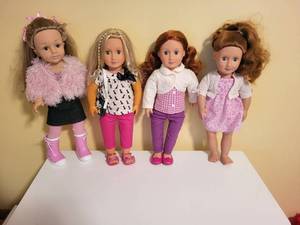 lot 286 image: Set of 4 Stylish 18-Inch Dolls with Assorted Outfits
