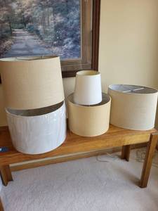 lot 324 image: Set of 5 Assorted Lamp Shades in Various Sizes