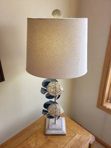 lot 325 image: Coastal Design Table Lamp with Fish Motif
