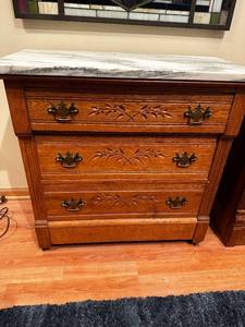 lot 3 image: Antique Oak Chest of Drawers with Marble Top