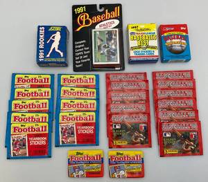 lot 2 image: Unsorted Misc. 1980s-90s Baseball Trading Cards Including Rookies