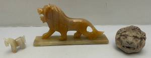 lot 34 image: Vintage Marbled Yellow Onyx Carved Lion Statue With Base 11 & More