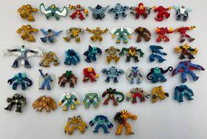 lot 60 image: Misc. Collectible Giochi Miniature Figures