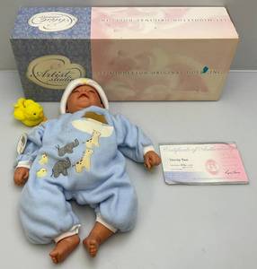 lot 81 image: Lee Middleton Artist Studio Collection Two By Two Doll In Original Box