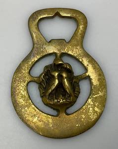 lot 167 image: Vintage Brass Horse Harness Bridle Medallion With Turtle Doves 2 12 x 3 12