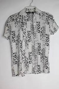 lot 1 image: Essentials By Milano Womens Short Sleeve Blouse Size S