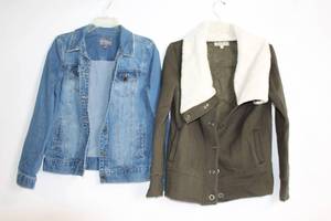 lot 23 image: Set of 2 Womens Jackets - Market & Spruce Denim and 41 Hawthorn Sherpa