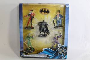 lot A-74 image: Batman Collectible Figurines Box Set