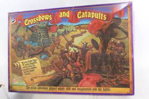 lot A-128 image: Crossbows and Catapults Battle Set Game