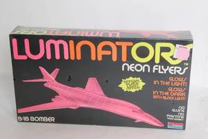 lot 142 image: Luminators Neon Flyer B-1B Bomber Model Kit