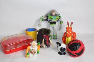 lot 149 image: Mixed Lot of 8 Assorted Toys Including Figures and Ball