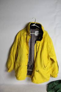 lot 188 image: Beautiful SKIER Yellow Ski Jacket, Size 18