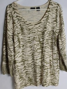 lot 216 image: CountryShop XL Sweater with Tree Pattern