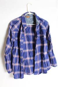 lot 219 image: Mens Large Blue Plaid Long Sleeve Shirt