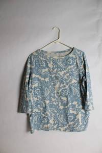 lot 226 image: Talbots Womans 1X Blue and White Paisley Top