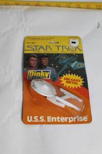 lot 257 image: Vintage Die-Cast Metal Star Trek U.S.S. Enterprise Model
