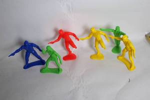 lot 283 image: Set of 6 Vintage Plastic Cowboy and Indian Figures