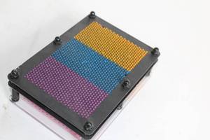 lot 299 image: Colorful Desktop Pin Art Toy