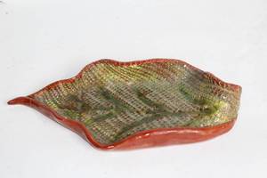 lot 385 image: Handcrafted Ceramic Leaf-Shaped Serving Tray