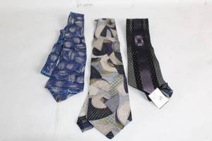 lot 402 image: Set of 3 Mens Silk Ties by Allen James Internationale