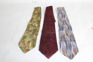 lot 404 image: Set of 3 Mens Silk Ties by Jerry Garcia and Pronto Uomo