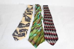 lot 412 image: Set of 3 Vintage Designer Ties - Salvatori, Hats By Betty, Clubfellow