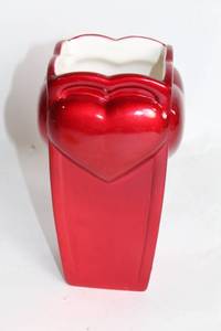 lot 425 image: Red Heart-Shaped Vase with Glossy Finish