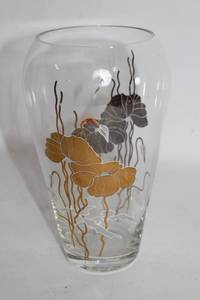 lot 427 image: Elegant Glass Vase with Floral Design, 8-inch